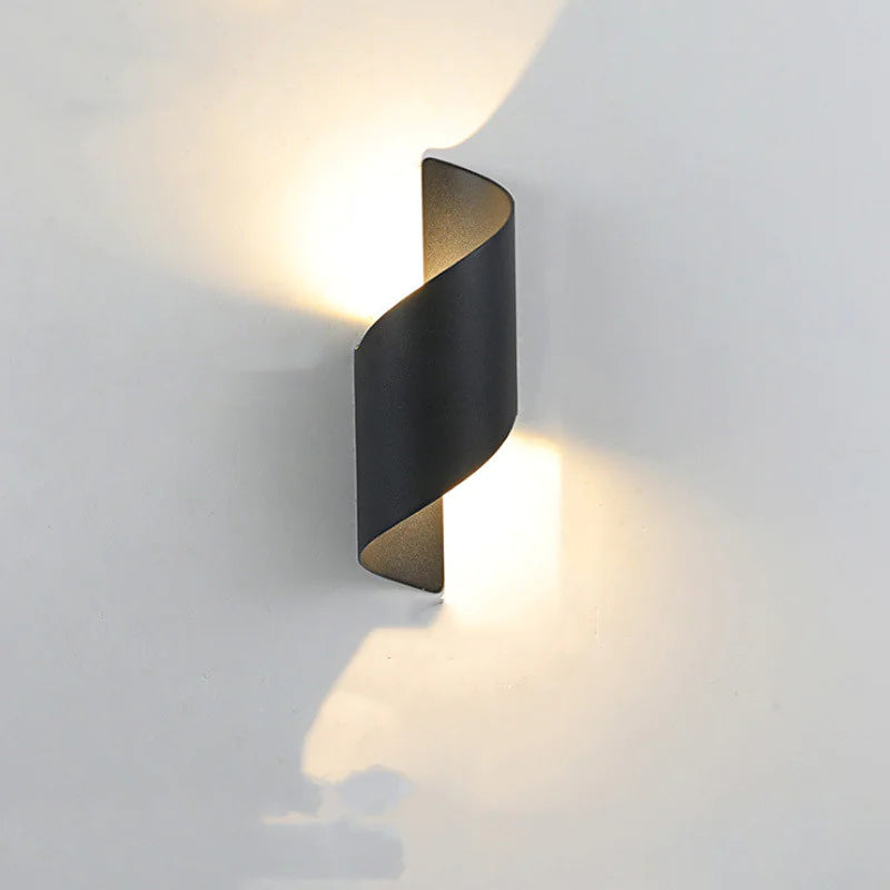 Waterproof LED Outdoor Wall Lamp – Modern & Energy-Efficie