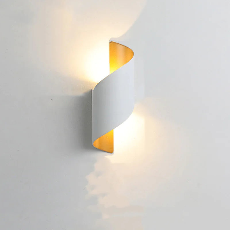 Waterproof LED Outdoor Wall Lamp – Modern & Energy-Efficie
