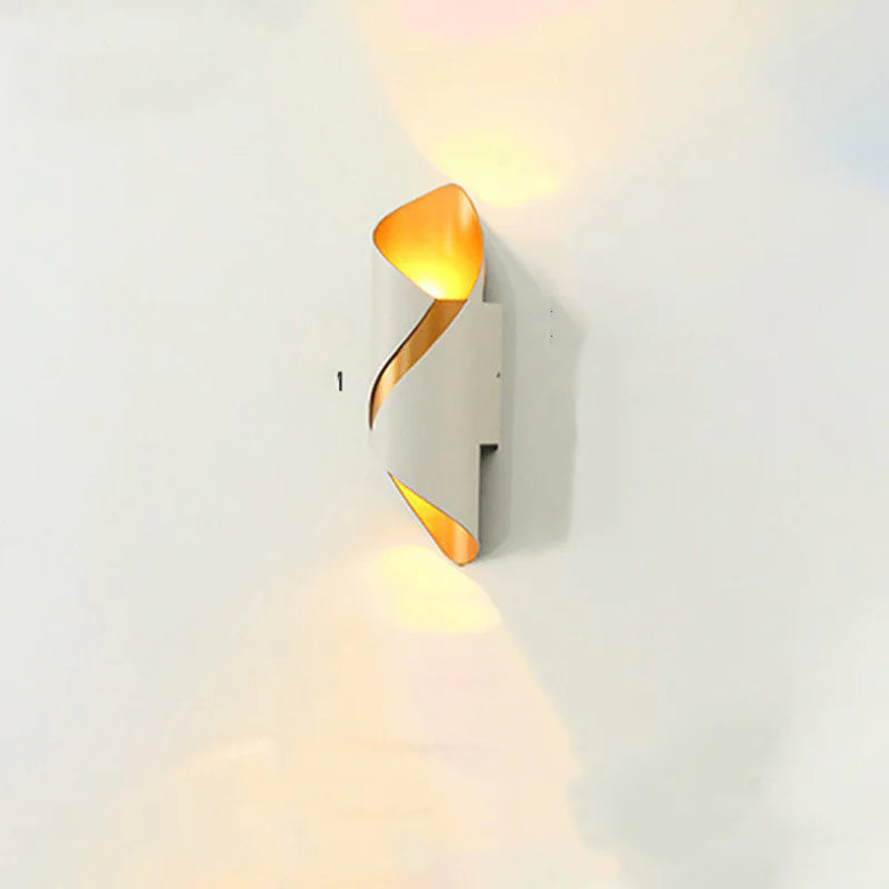 Waterproof LED Outdoor Wall Lamp – Modern & Energy-Efficie