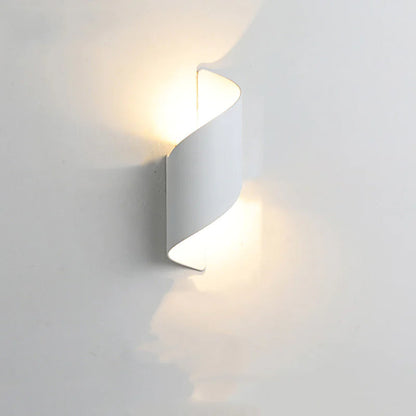 Waterproof LED Outdoor Wall Lamp – Modern & Energy-Efficie